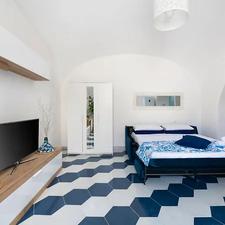Holiday home Luminoso E Romantico Anyma